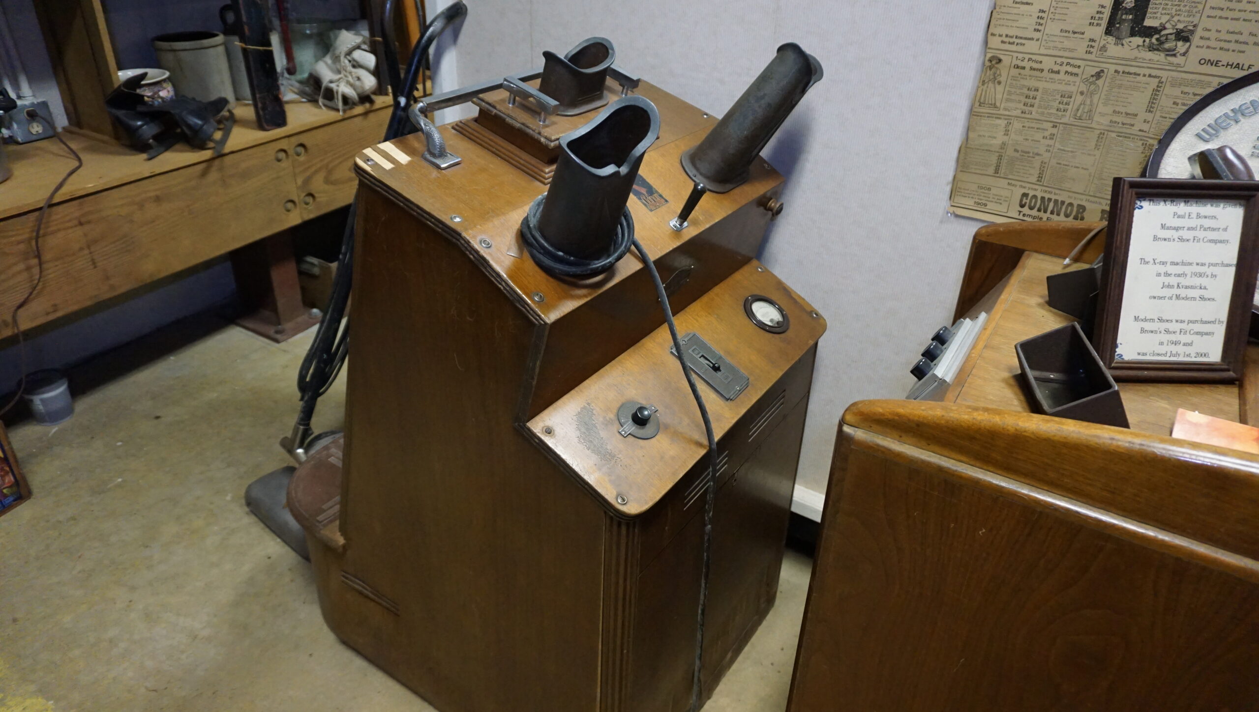 Shoe-fitting Fluoroscope
